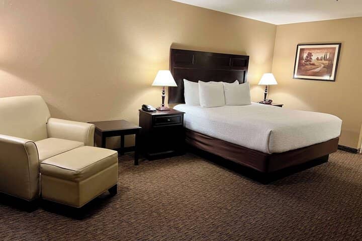 Room 17 of 46