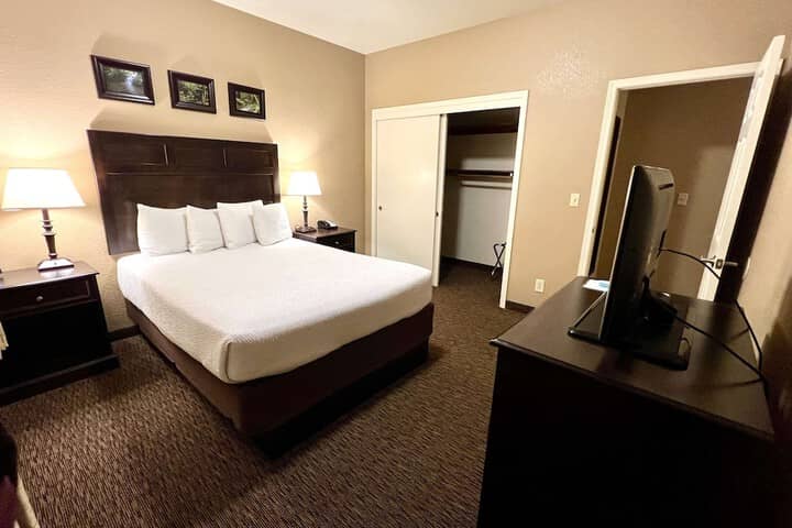 Room 26 of 46