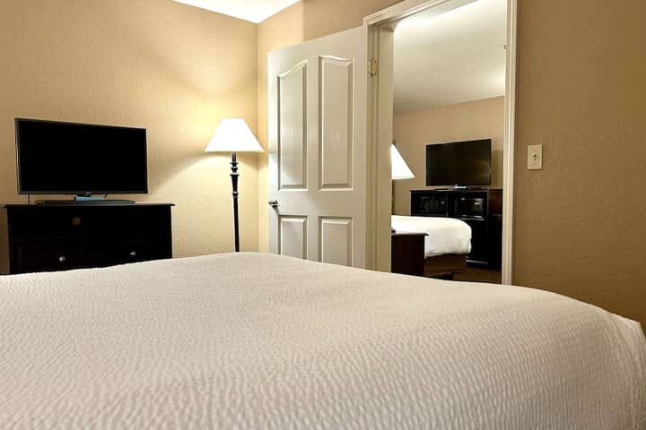 Room 10 of 46