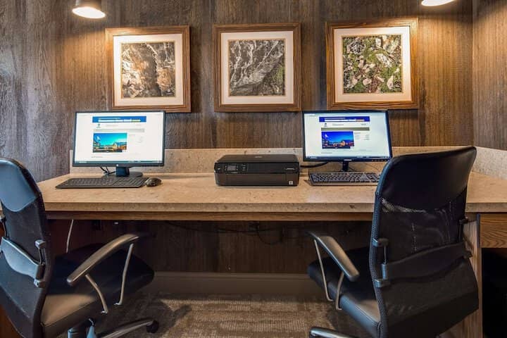 Business Center 42 of 46